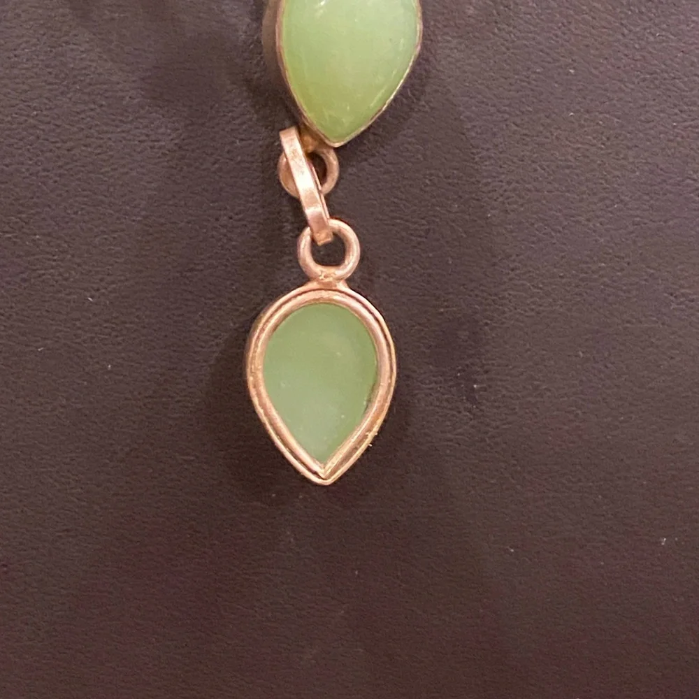 Elegant Green Chrysoprase Teardrop Necklace in Silver Tone Artisan Necklace - Picture 10 of 11
